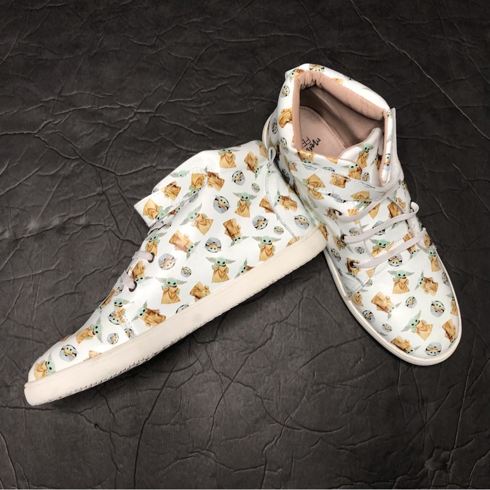 Monkey Feet Yoda Star Wars High Top Leather Shoes Woman’s size 38 (8.5)